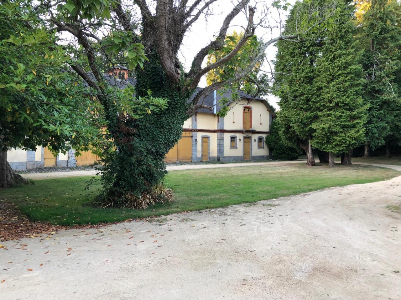 Chateau De Lannouan Landevant Exterior photo